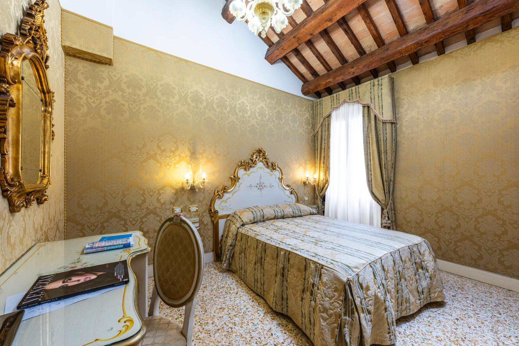 Hotel Ca' Dogaressa Venice Exterior photo