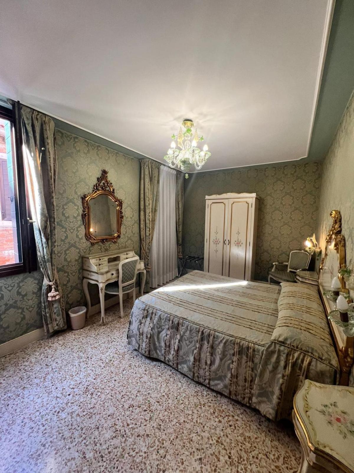 Hotel Ca' Dogaressa Venice Exterior photo