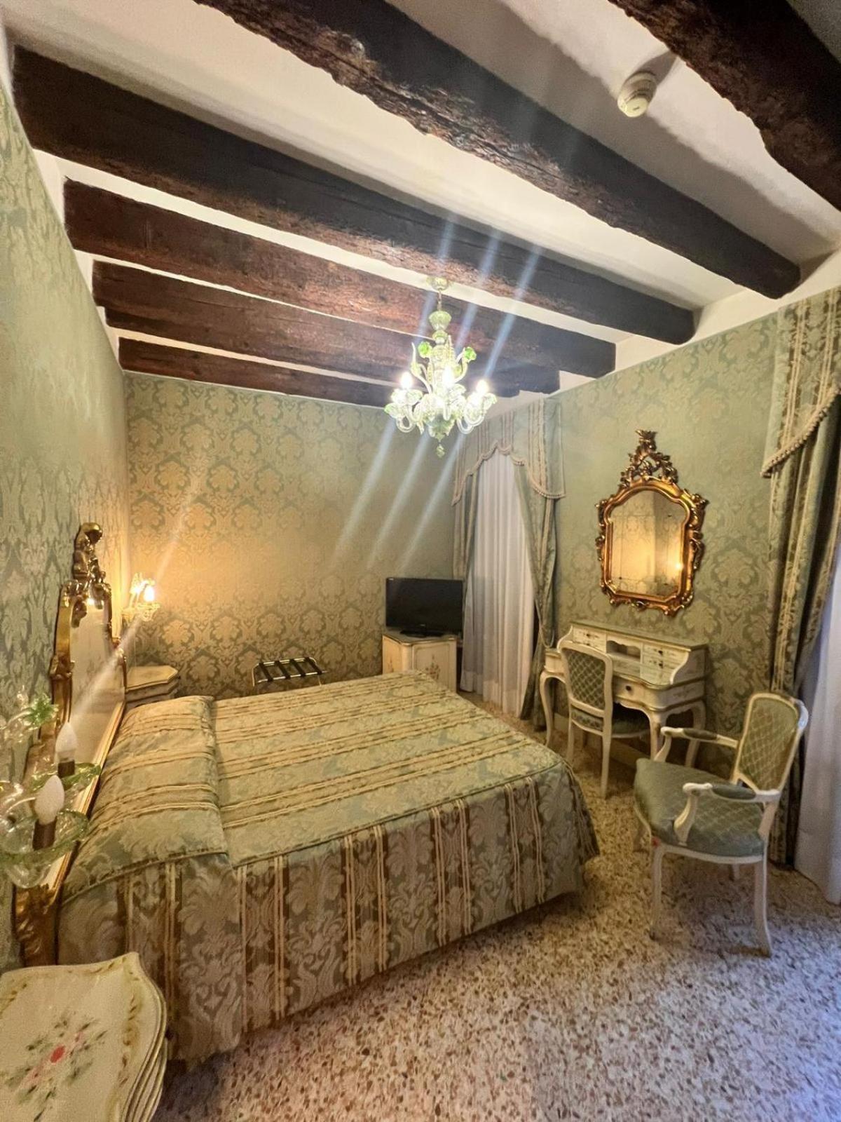 Hotel Ca' Dogaressa Venice Exterior photo