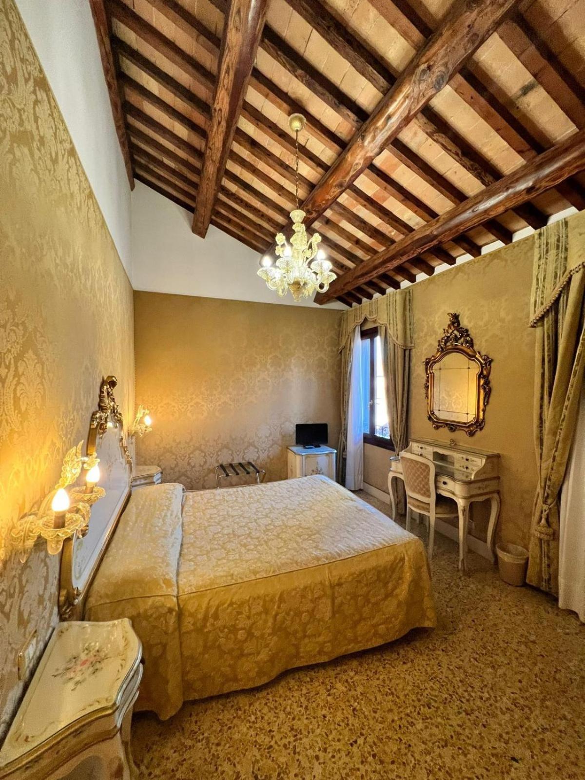 Hotel Ca' Dogaressa Venice Exterior photo
