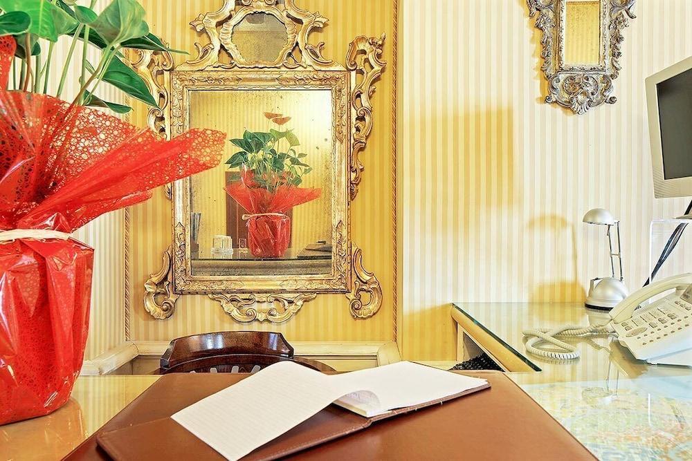 Hotel Ca' Dogaressa Venice Exterior photo